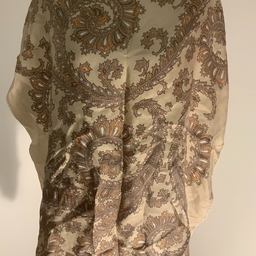 Scarf - Picture 2 of 3
